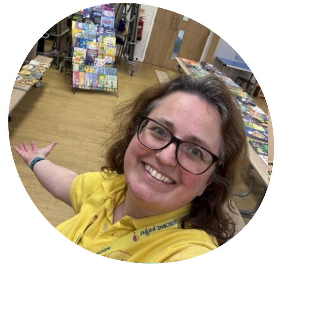 Lizzy, Independent Usborne Partner, smiling.